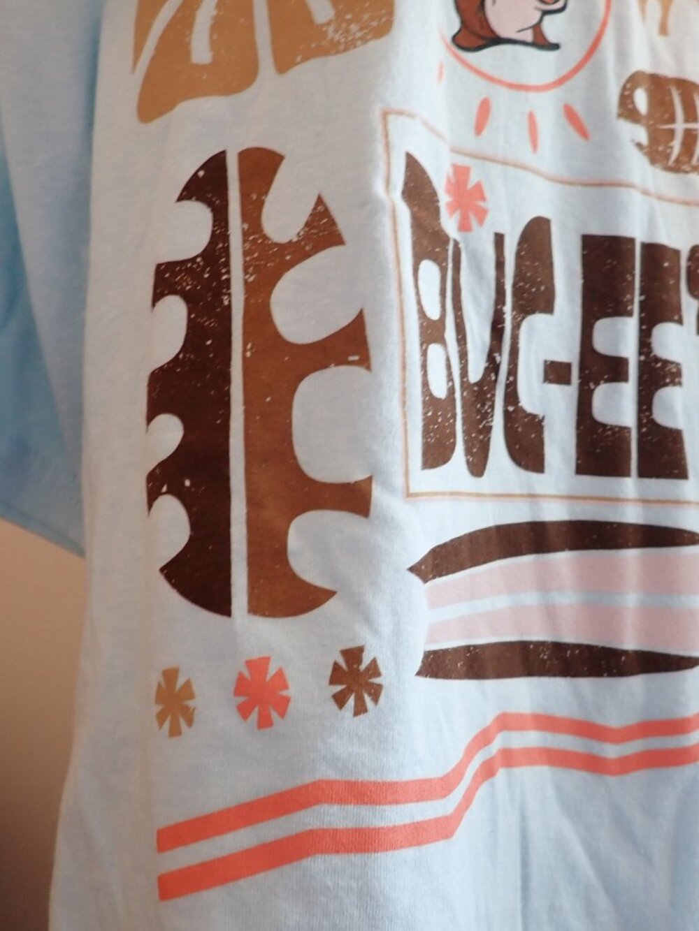 Buc-ee's T Shirt Pretty Color's - Picture 13 of 15